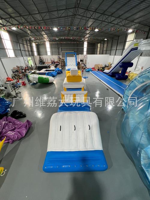 夏日水上经济新玩法 工厂定制充气水上乐园与设备租赁全攻略